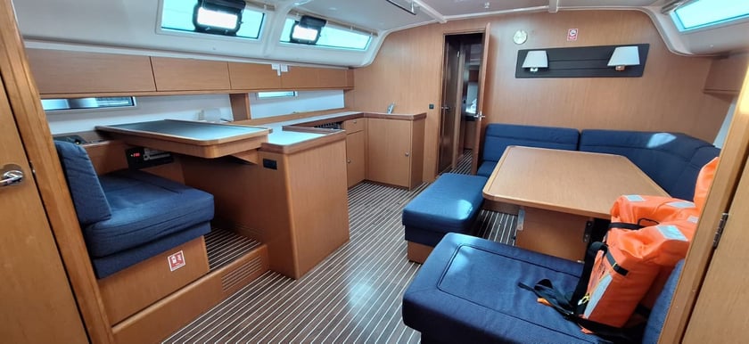 Trogir Zeilboot Cabine 5  12  slaapplaatsen 12  gasten 15.59 m Lijstnummer: #6461 4