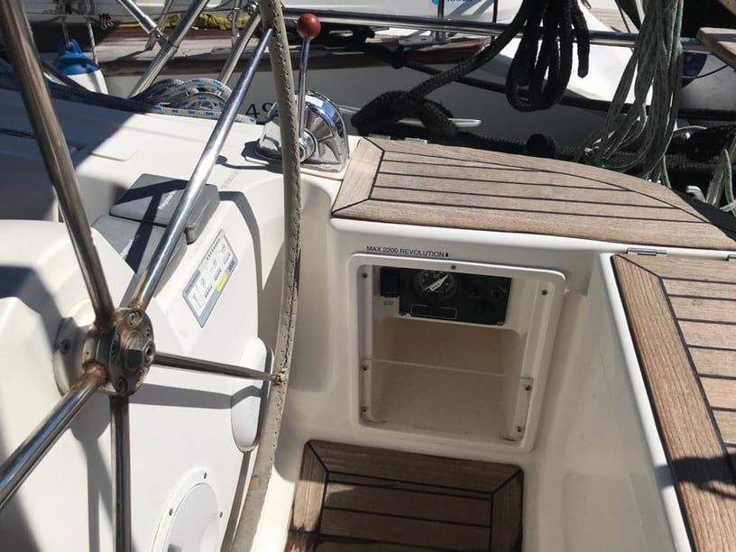 Palma de Mallorca Sailboat 4 cabin 10 berths 10 guests 13.4 m Listing Number: #6480 4