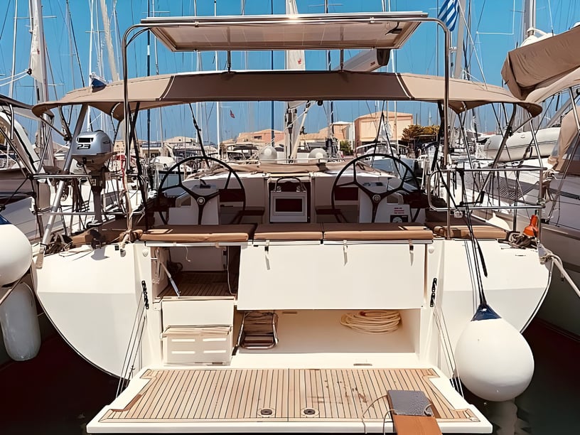 Lefkada Zeilboot Cabine 4  9  slaapplaatsen 9  gasten 13.98 m Lijstnummer: #650 4