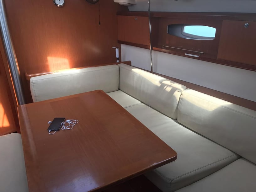 Palma de Mallorca Sailboat 3 cabin 8 berths 8 guests 13.13 m Listing Number: #6510 2