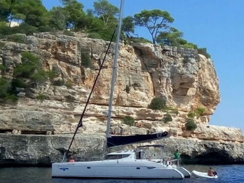 Cienfuegos Catamaran 6 cabin 8 berths 8 guests 11.9 m Listing Number: #6512