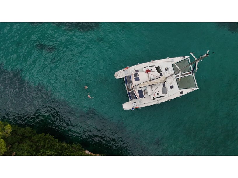 Palma de Mallorca Catamaran Cabine 6  10  slaapplaatsen 10  gasten 13.36 m Lijstnummer: #6525