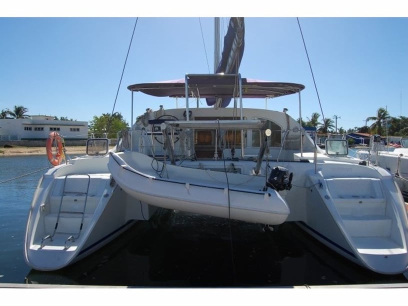 Cienfuegos Catamaran 5 cabin 9 berths 9 guests 12.37 m Listing Number: #6532