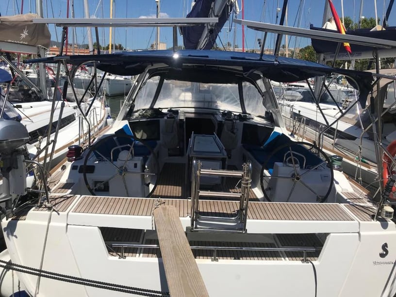 Palma de Mallorca Zeilboot Cabine 4  10  slaapplaatsen 10  gasten 13.85 m Lijstnummer: #6534 5