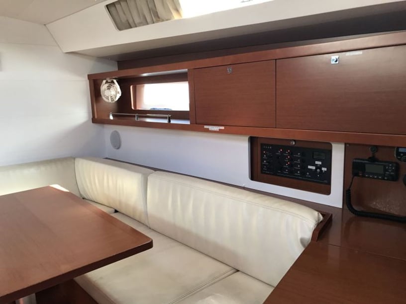 Palma de Mallorca Zeilboot Cabine 4  10  slaapplaatsen 10  gasten 13.85 m Lijstnummer: #6536 3