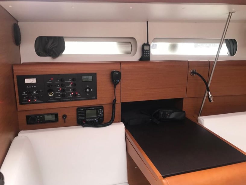 Palma de Mallorca Sailboat 3 cabin 8 berths 8 guests 12.76 m Listing Number: #6539 2