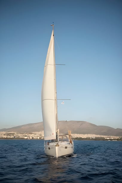 Athènes Voilier Cabine 3  Couchettes 6  Invités 6  12.43 m Numéro de l'annonce: #6569 4