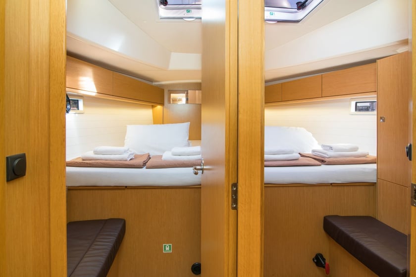 Gouvia Barca a vela cabina 4  cuccette 8  9  ospiti 14.1 m Numero dell'inserzione: #6598 5