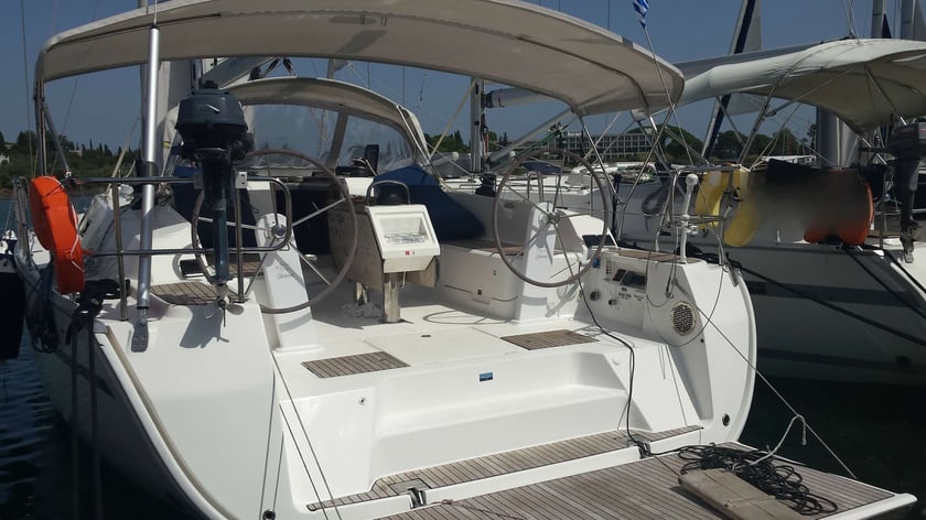 Gouvia Segelboot 3 Kabine 6 Liegeplätze 7 Gäste 13.99 m Nummer des Inserats: #6609 2