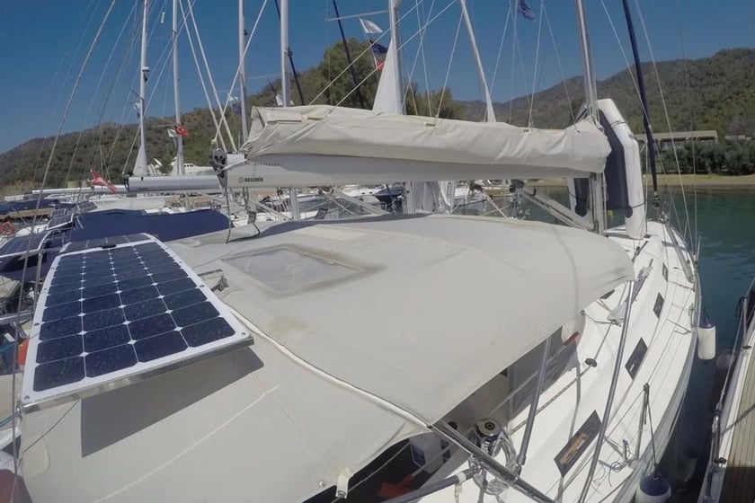 Gocek Zeilboot Cabine 3  6  slaapplaatsen 7  gasten 12.35 m Lijstnummer: #6631 5