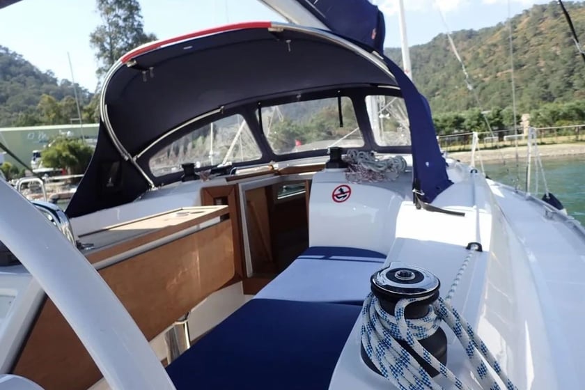 Gocek Sailboat 2 cabin 6 berths 6 guests 9.99 m Listing Number: #6648 5