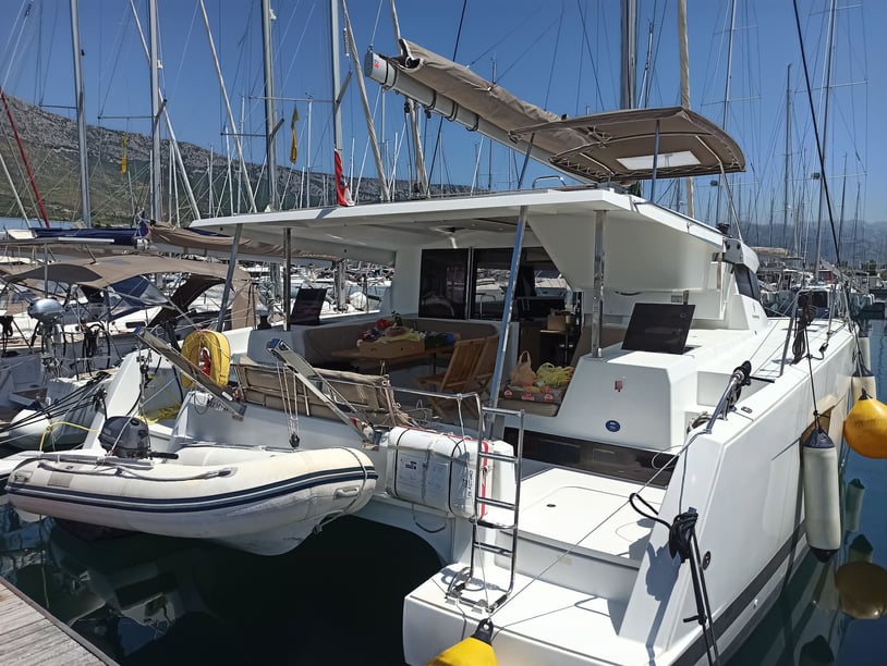 Kaštel Gomilica Catamaran Cabine 4  10  slaapplaatsen 10  gasten 11.73 m Lijstnummer: #6701