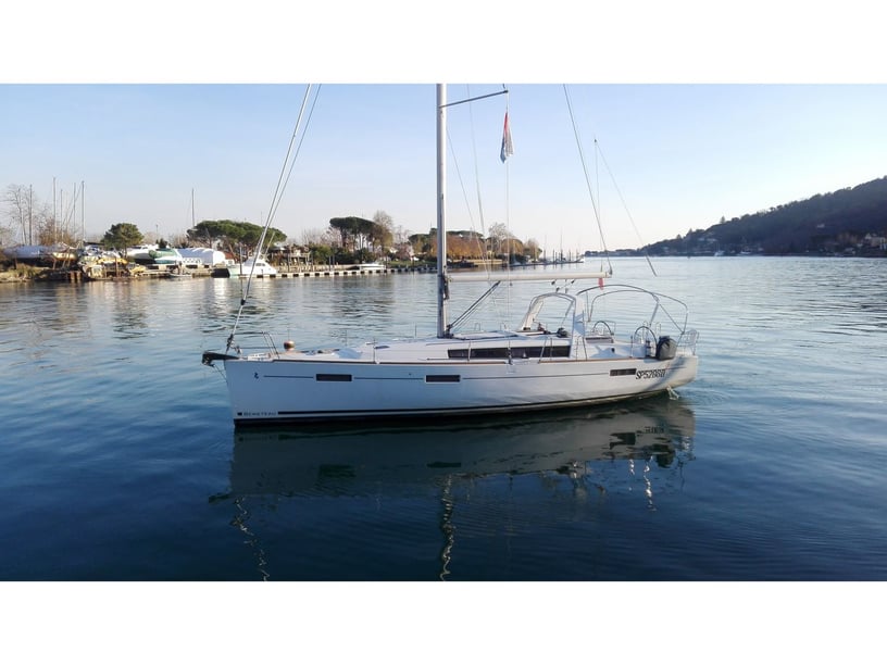 Bocca di Magra Sailboat 3 cabin 8 berths 8 guests 12.43 m Listing Number: #6756