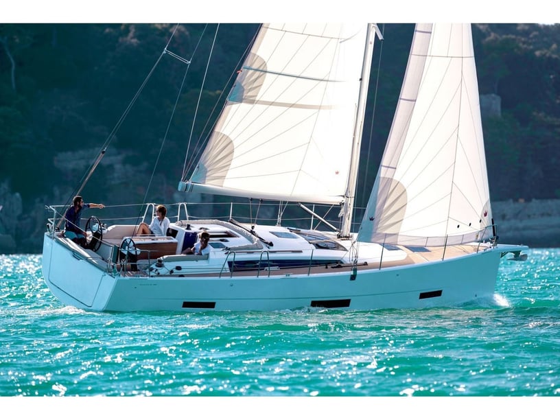 Bocca di Magra Sailboat 3 cabin 8 berths 8 guests 11.94 m Listing Number: #6758