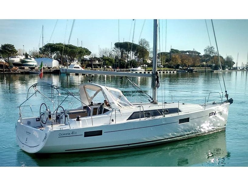 Bocca di Magra Sailboat 3 cabin 8 berths 8 guests 12.43 m Listing Number: #6760