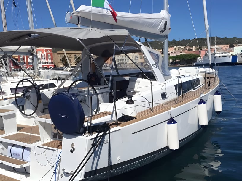 Carloforte Sailboat 3 cabin 8 berths 8 guests 11.55 m Listing Number: #6779 3