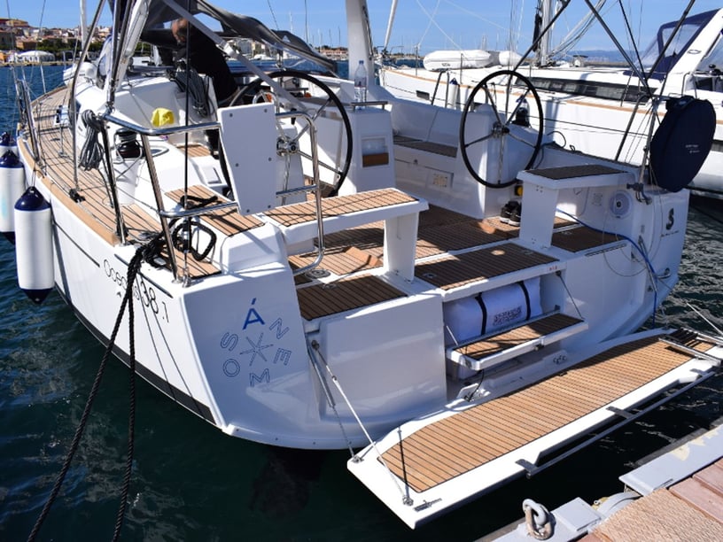 Carloforte Sailboat 3 cabin 8 berths 8 guests 11.55 m Listing Number: #6779 4