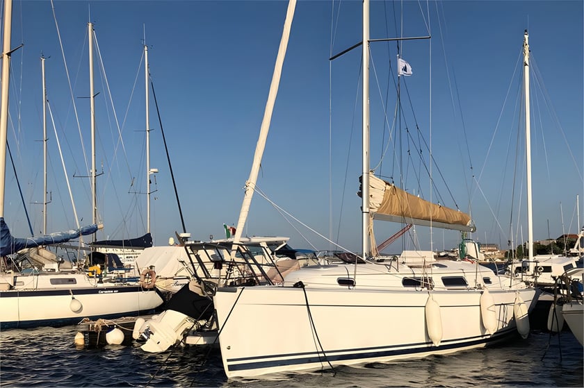 Carloforte Sailboat 2 cabin 6 berths 6 guests 12.17 m Listing Number: #6785 5