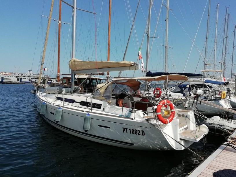 Carloforte Sailboat 3 cabin 6 berths 6 guests 12.17 m Listing Number: #6786