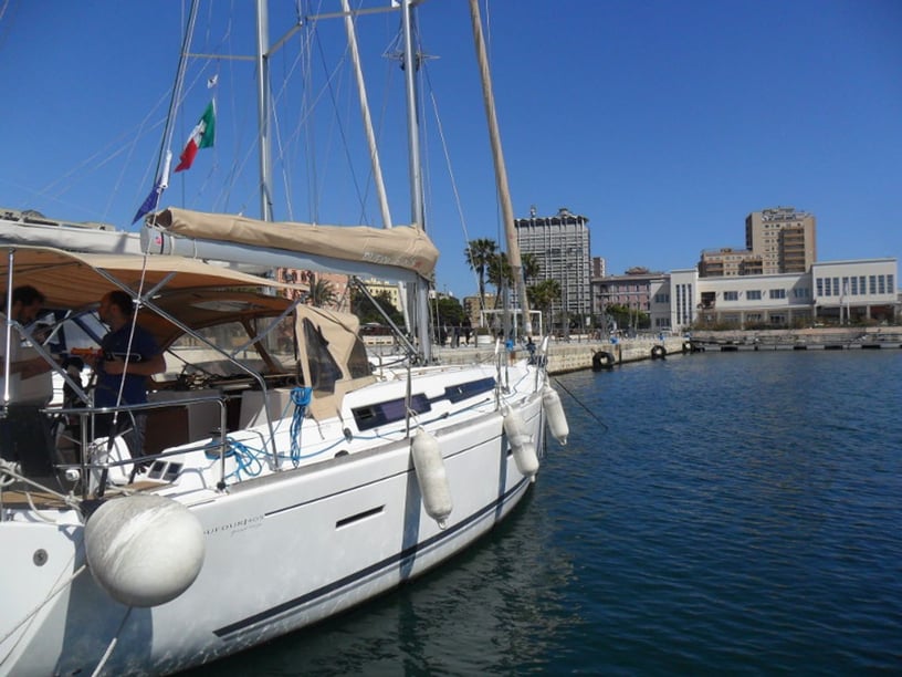 Carloforte Sailboat 3 cabin 6 berths 6 guests 12.17 m Listing Number: #6786 3