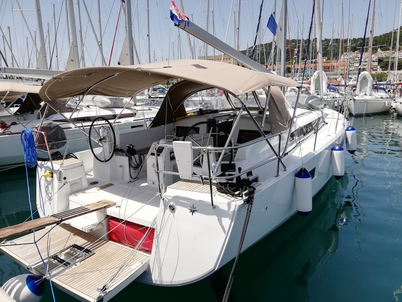Split Yelkenli 4 kabin Konaklama 10 kişi Seyir 10 kişi 13 m İlan No: #6799 5