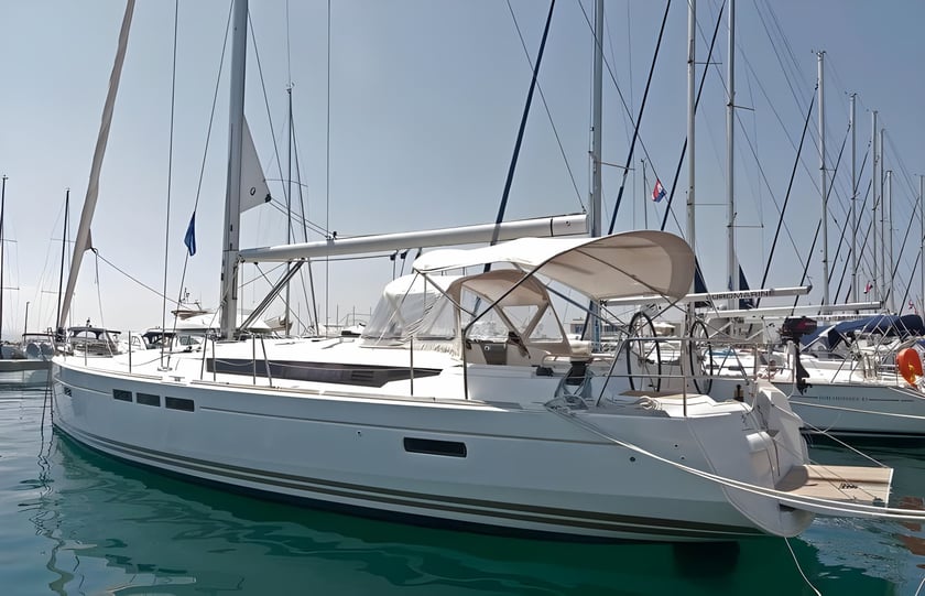 Pula Sailboat 5 cabin 12 berths 12 guests 15.38 m Listing Number: #6846