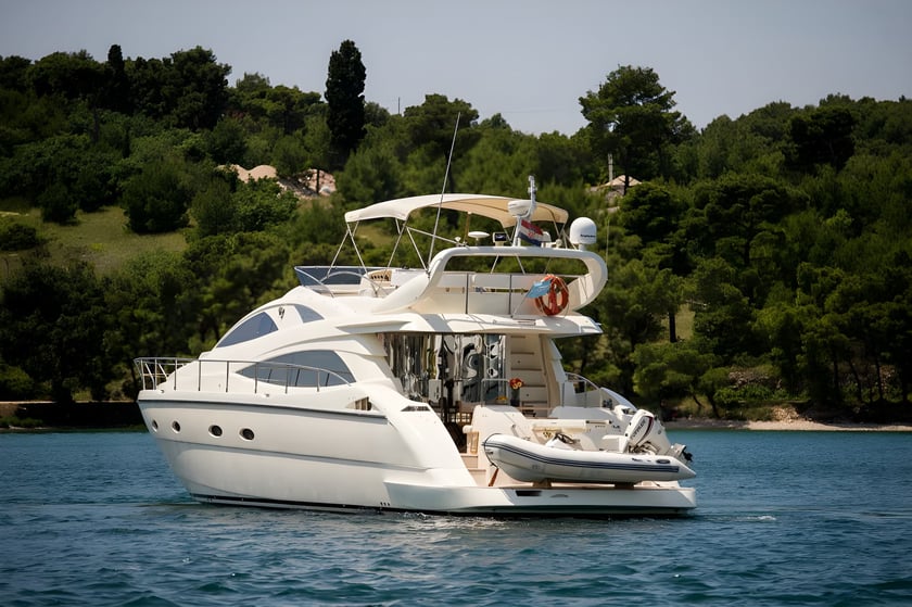 Sibenik Yacht à moteur Cabine 3  Couchettes 6  Invités 7  17.48 m Numéro de l'annonce: #6888