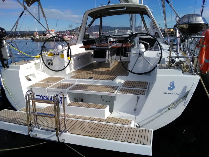 Palamos Sailboat 4 cabin 10 berths 12 guests 13.94 m Listing Number: #6893