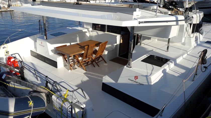 Palamós Catamaran Cabine 4  Couchettes 10  Invités 12  11.73 m Numéro de l'annonce: #6894 4