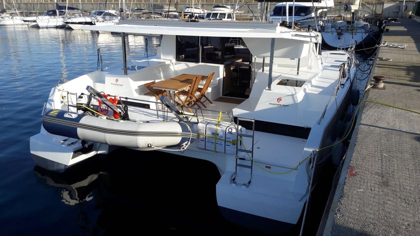 Palamós Catamaran Cabine 4  Couchettes 10  Invités 12  11.73 m Numéro de l'annonce: #6894 2