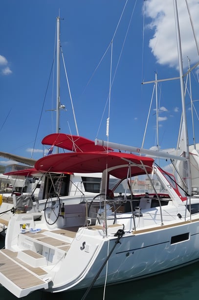 Split Sailboat 4 cabin 10 berths 10 guests 13.85 m Listing Number: #691 3