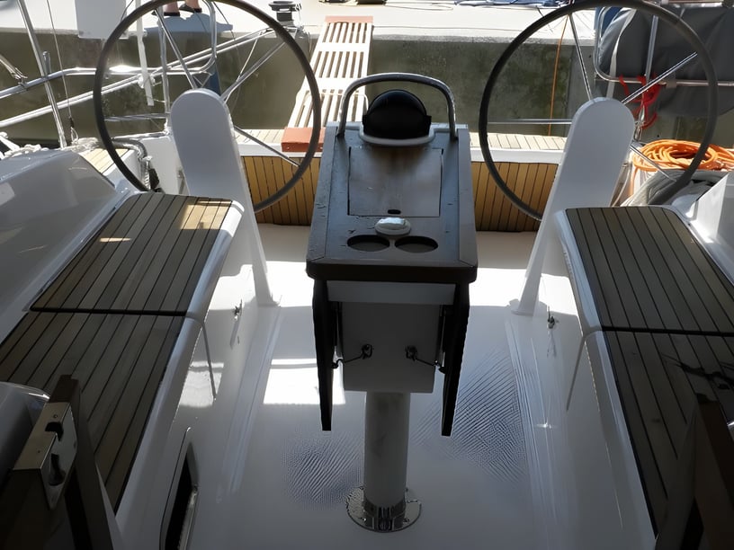 Sukošan Segelboot 2 Kabine 5 Liegeplätze 5 Gäste 9.99 m Nummer des Inserats: #6929 4