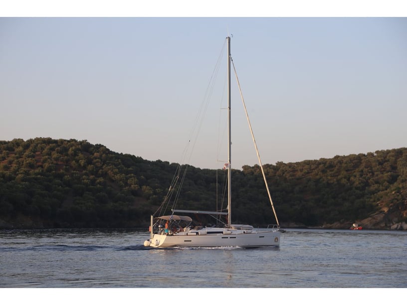 Volos Sailboat 4 cabin 10 berths 10 guests 12.99 m Listing Number: #6963