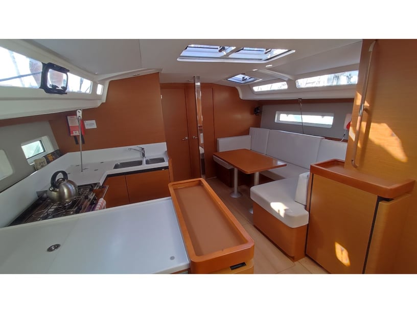 Volos Sailboat 4 cabin 10 berths 10 guests 12.65 m Listing Number: #6964 2