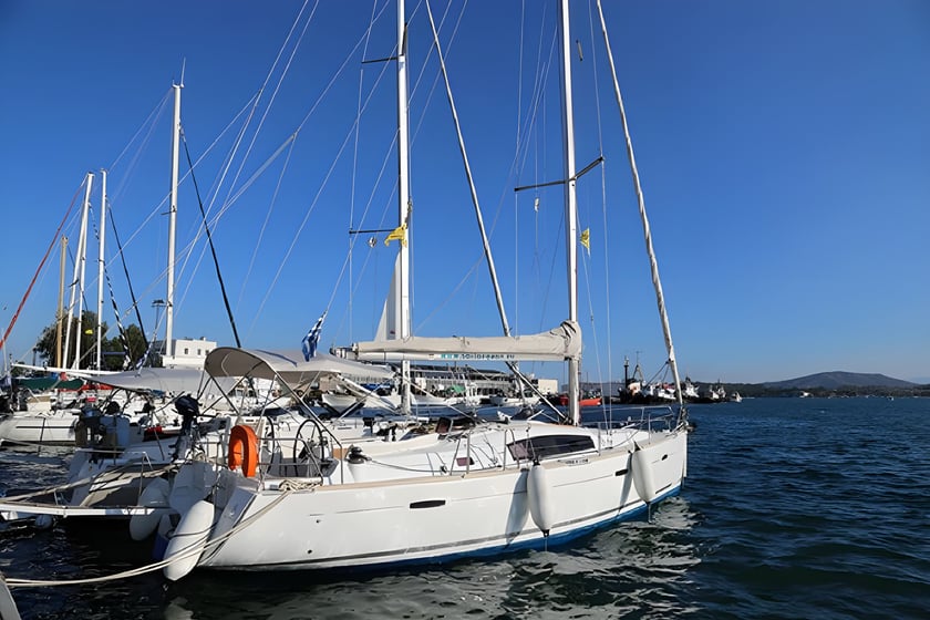 Volos Voilier Cabine 3  Couchettes 7  Invités 7  11.82 m Numéro de l'annonce: #6967 3