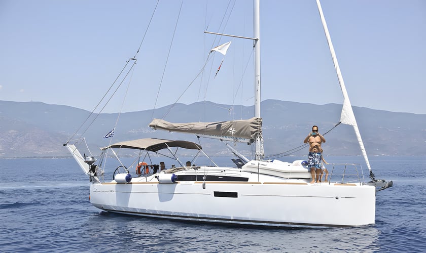 Volos Voilier Cabine 3  Couchettes 6  Invités 6  9.98 m Numéro de l'annonce: #6971 3