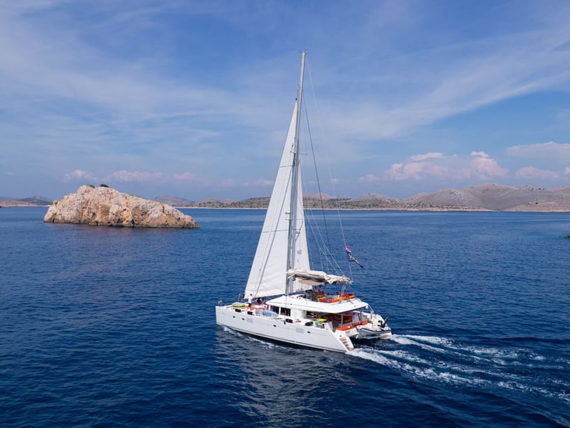 Šibenik Catamaran 4 cabin 8 berths 8 guests 17.07 m Listing Number: #6987