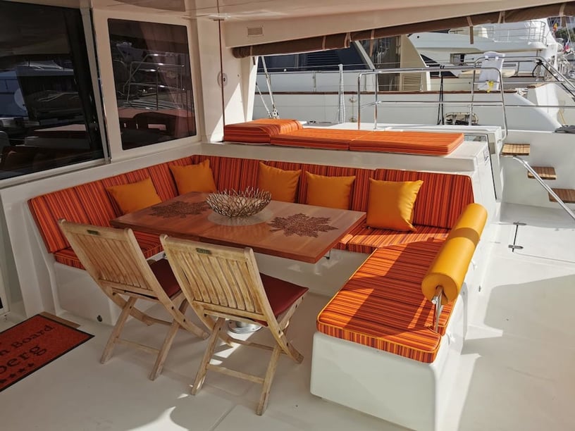 Šibenik Catamaran 4 cabin 8 berths 8 guests 17.07 m Listing Number: #6987 2