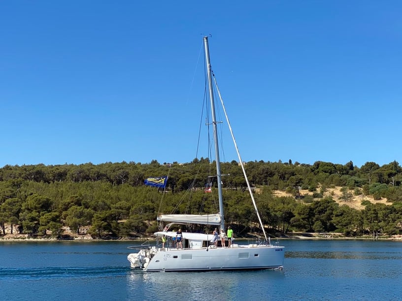 Šibenik Catamaran 6 cabin 12 berths 12 guests 11.97 m Listing Number: #6988