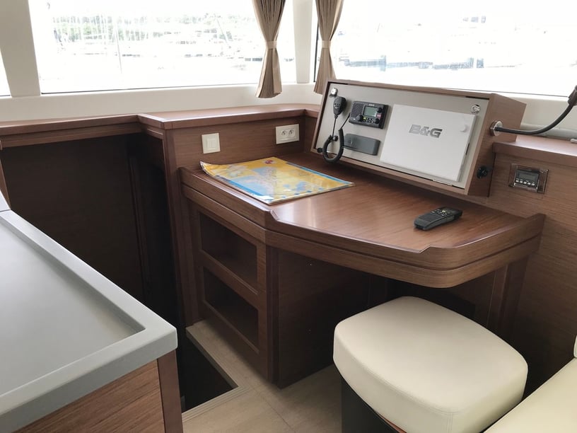 Šibenik Catamaran 6 cabin 12 berths 12 guests 13.96 m Listing Number: #6992 2