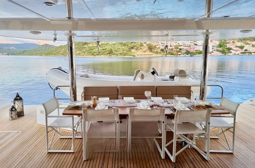 Sibenik Catamaran Cabine 4  Couchettes 8  Invités 8  21.34 m Numéro de l'annonce: #6994 5