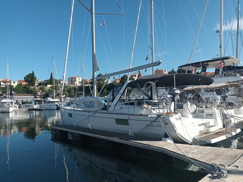 Sibenik Zeilboot Cabine 4  10  slaapplaatsen 10  gasten 14.6 m Lijstnummer: #6995