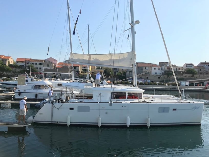 Šibenik Catamaran 6 cabin 12 berths 12 guests 13.96 m Listing Number: #7002 5