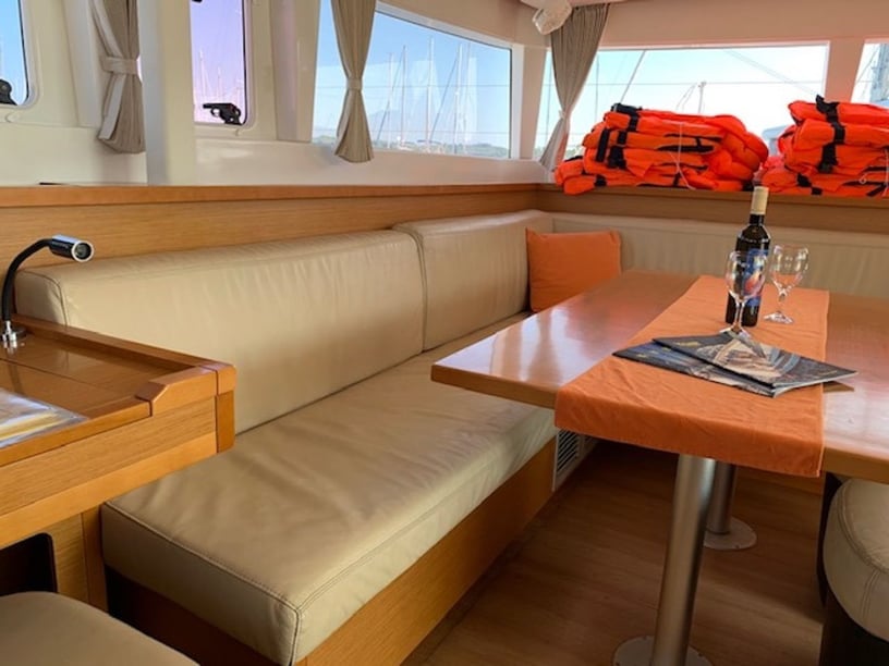 Šibenik Catamaran 6 cabin 12 berths 12 guests 13.96 m Listing Number: #7002 2