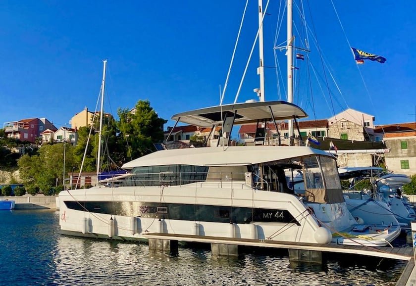 Šibenik Catamaran 4 cabin 8 berths 8 guests 13.4 m Listing Number: #7003 5