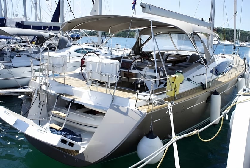 Sibenik Velero Cabina 4  10  literas 10  invitados 17.78 m Número de anuncio: #7005