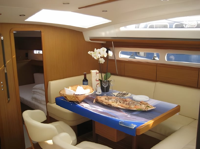 Sibenik Velero Cabina 4  10  literas 10  invitados 17.78 m Número de anuncio: #7005 5