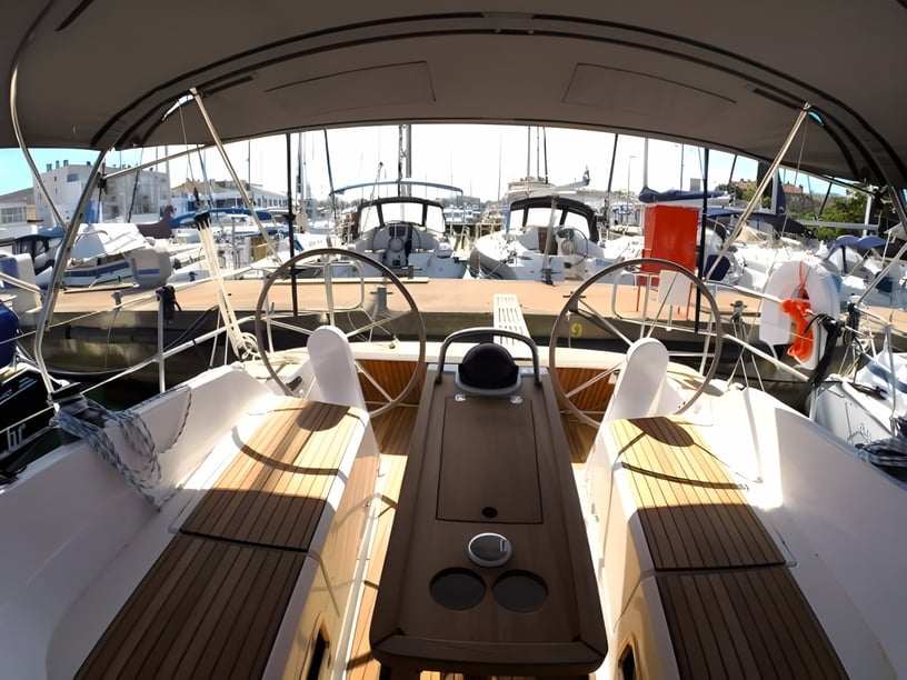 Zadar Sailboat 3 cabin 8 berths 8 guests 11.3 m Listing Number: #7012 5