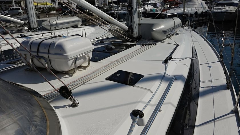 Zara Barca a vela cabina 4  cuccette 9  9  ospiti 14.27 m Numero dell'inserzione: #7014 5