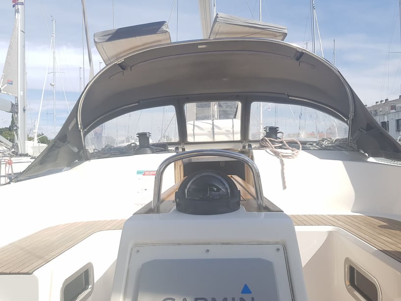 Zara Barca a vela cabina 5  cuccette 11  11  ospiti 14.99 m Numero dell'inserzione: #7017 5